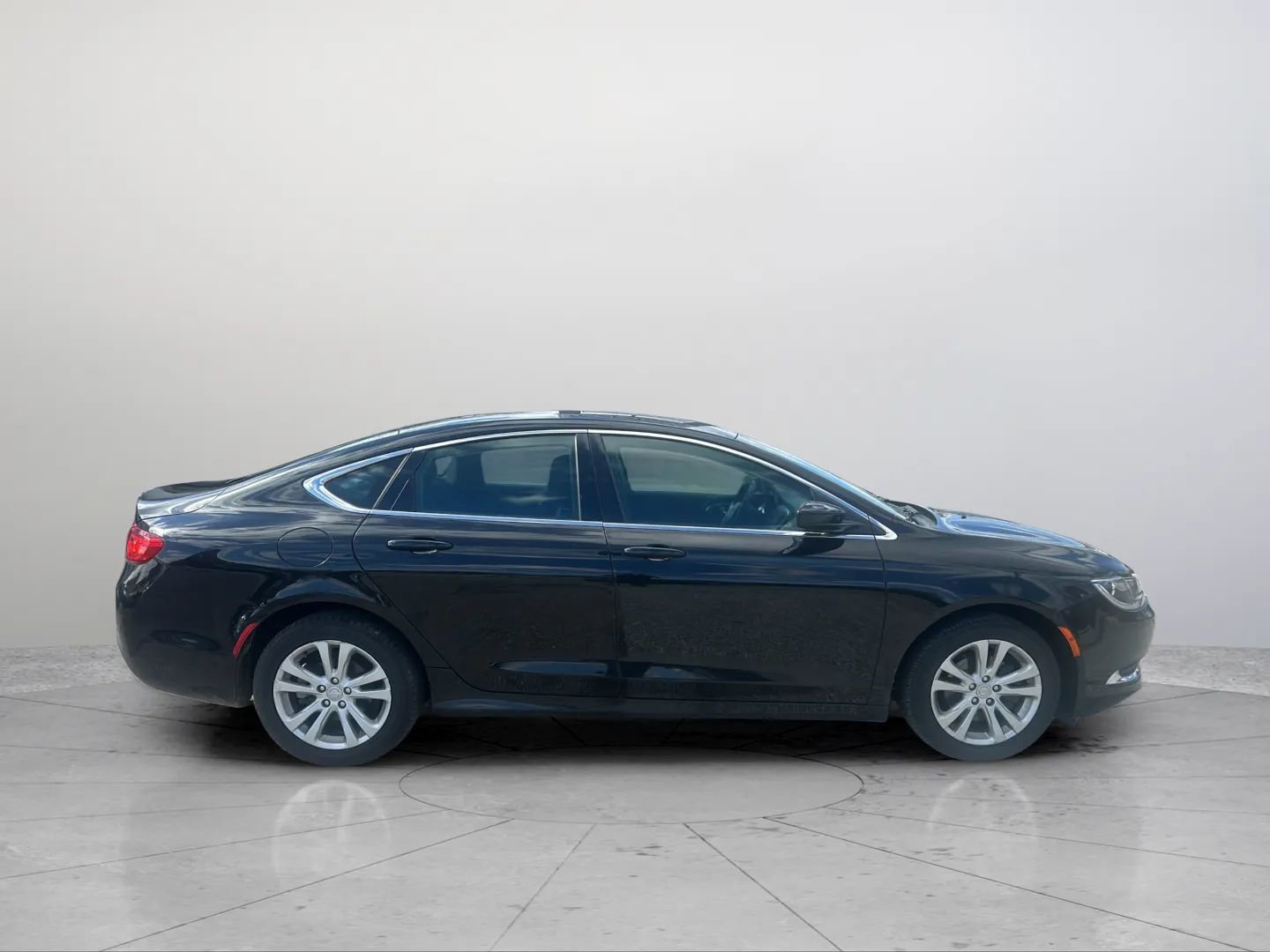 Used 2015 Chrysler 200 Limited w/ Convenience Group FWD image 12