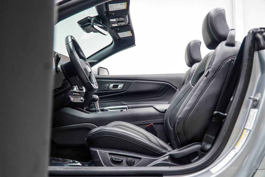 Used 2025 Ford Mustang Premium RWD image 38
