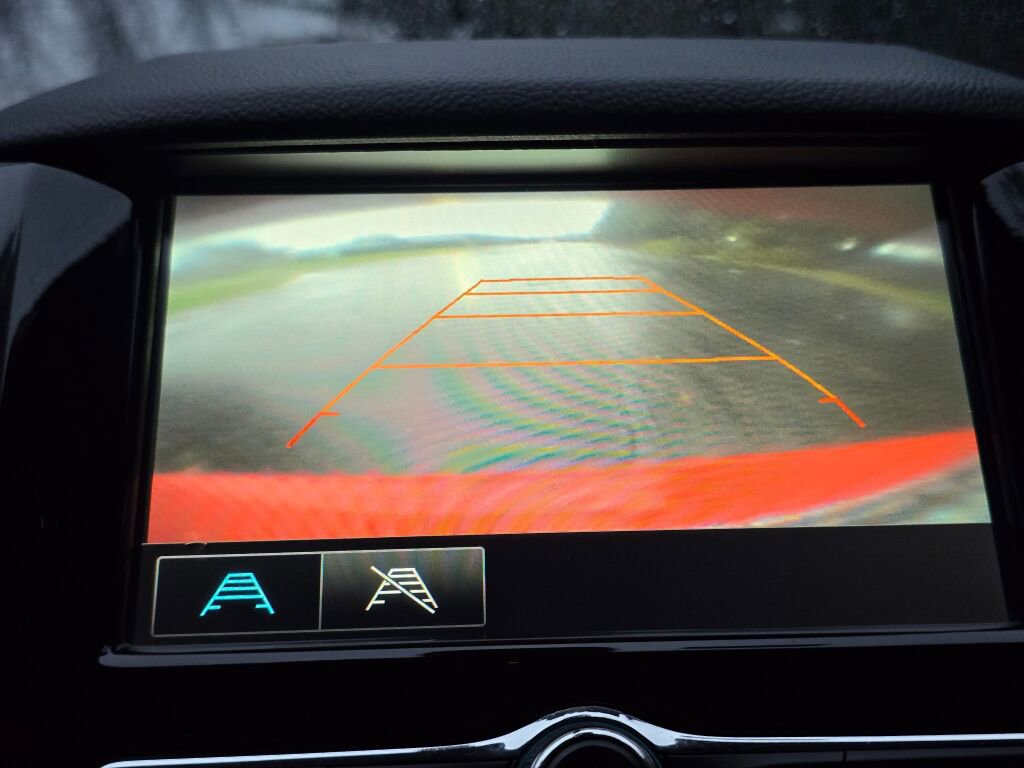 Used 2018 Chevrolet Cruze Premier image 39