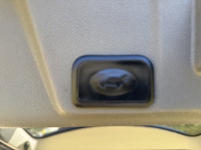 Used 2015 Chevrolet Traverse LTZ AWD/4WD image 35