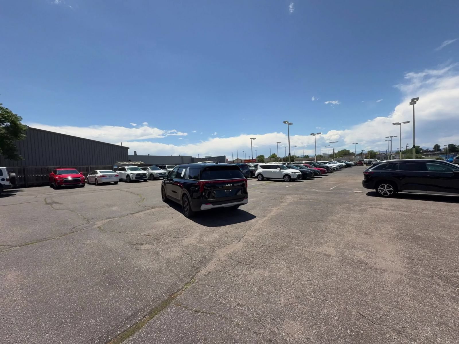 Used 2026 Kia Carnival FWD image 12