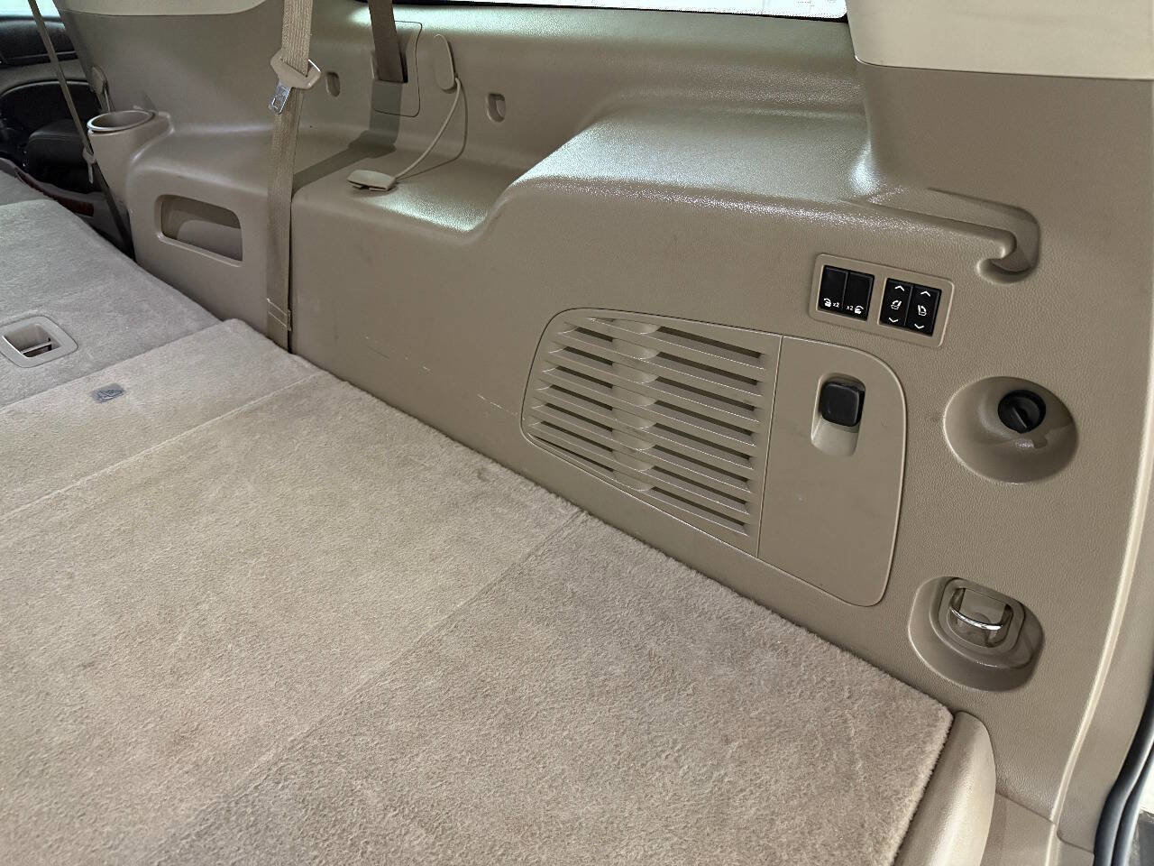 Used 2015 Chevrolet Suburban LTZ image 77