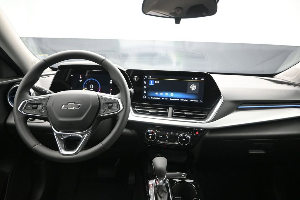 New 2026 Chevrolet Trax LT w/ Driver Confidence Package FWD image 18