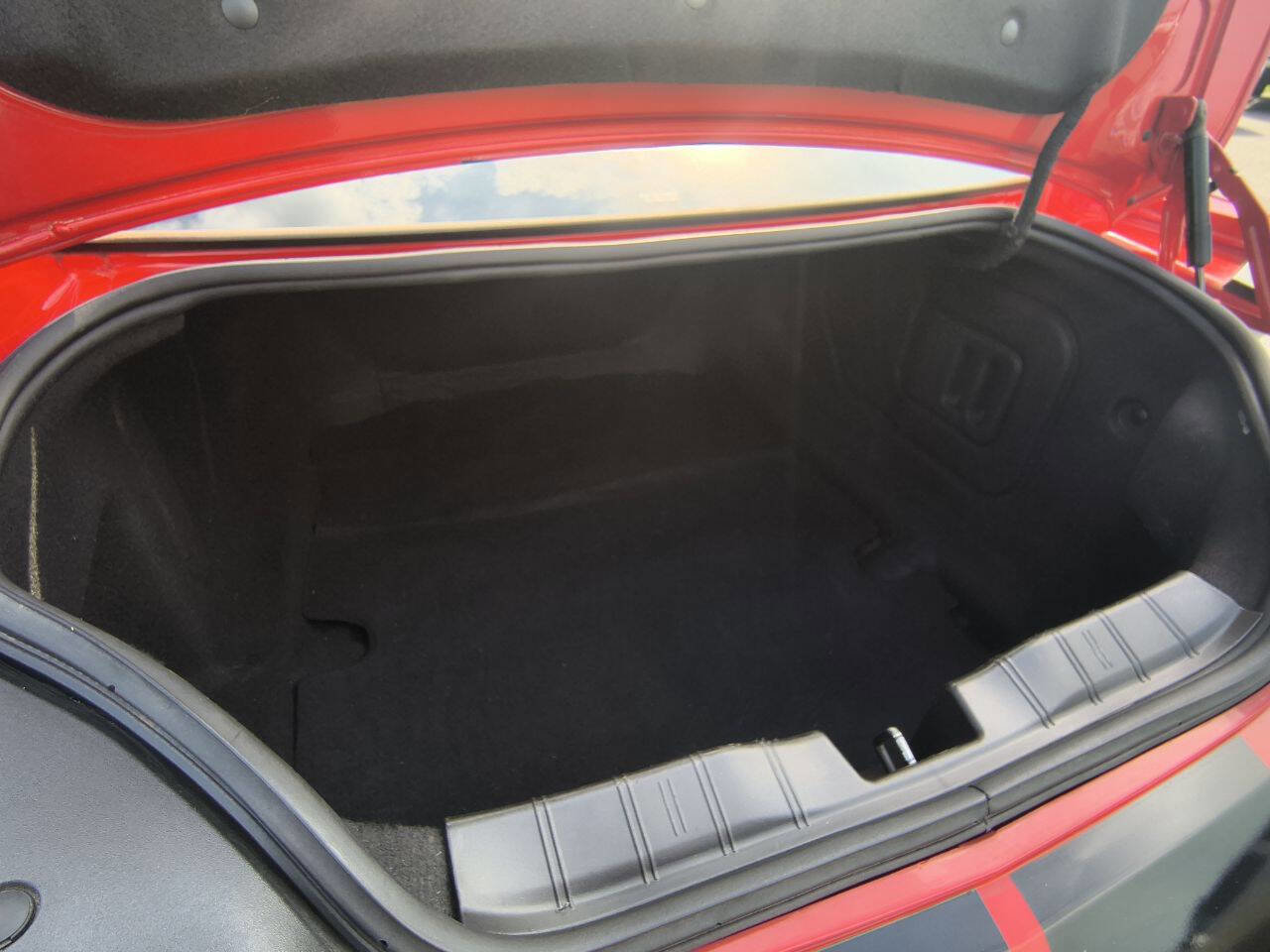 Used 2020 Chevrolet Camaro LT w/ RS Package image 21