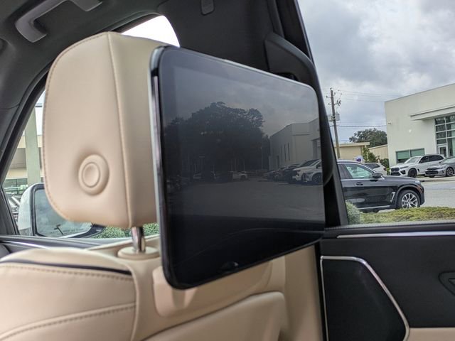 Used 2021 Cadillac Escalade Premium Luxury image 18