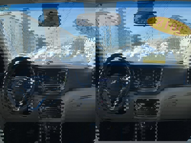 Used 2018 Hyundai Tucson SE image 15