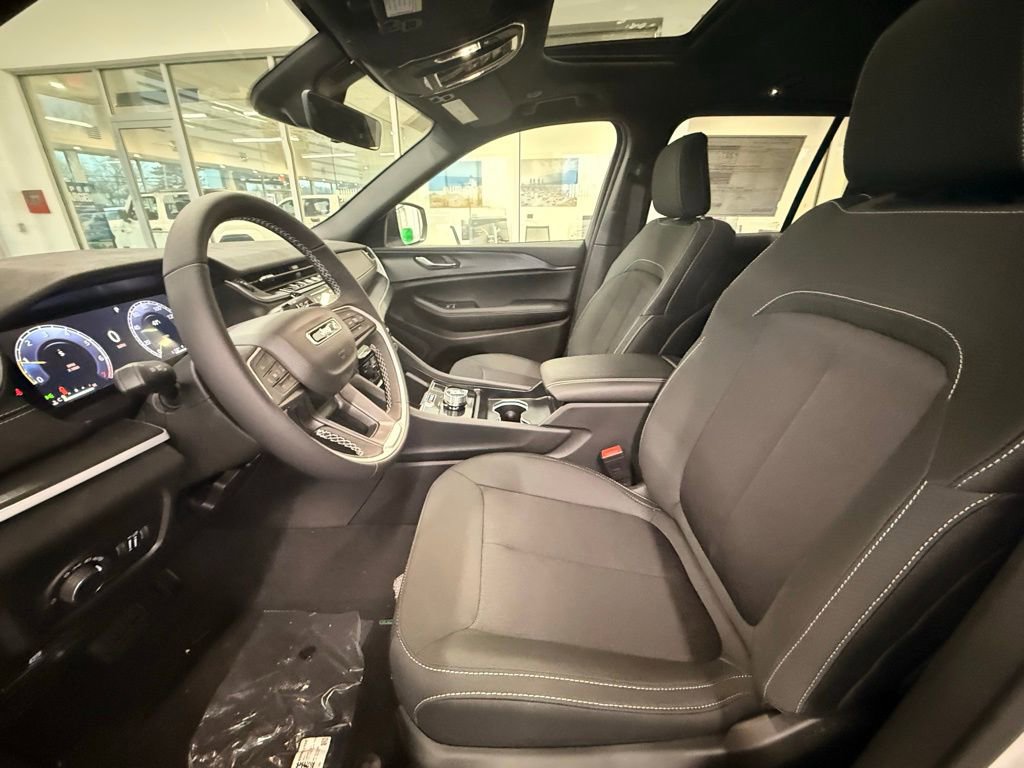 New 2025 Jeep Grand Cherokee Laredo X w/ Luxury Tech Group I image 13