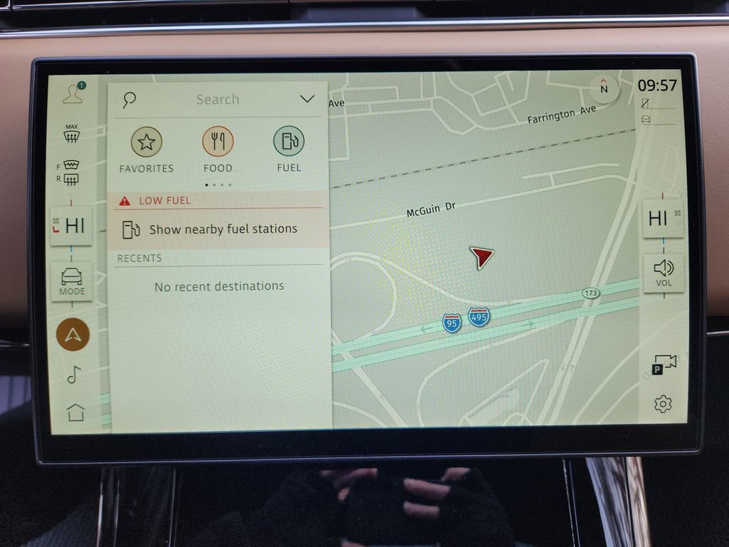 Used 2026 Land Rover Range Rover Sport SE image 21