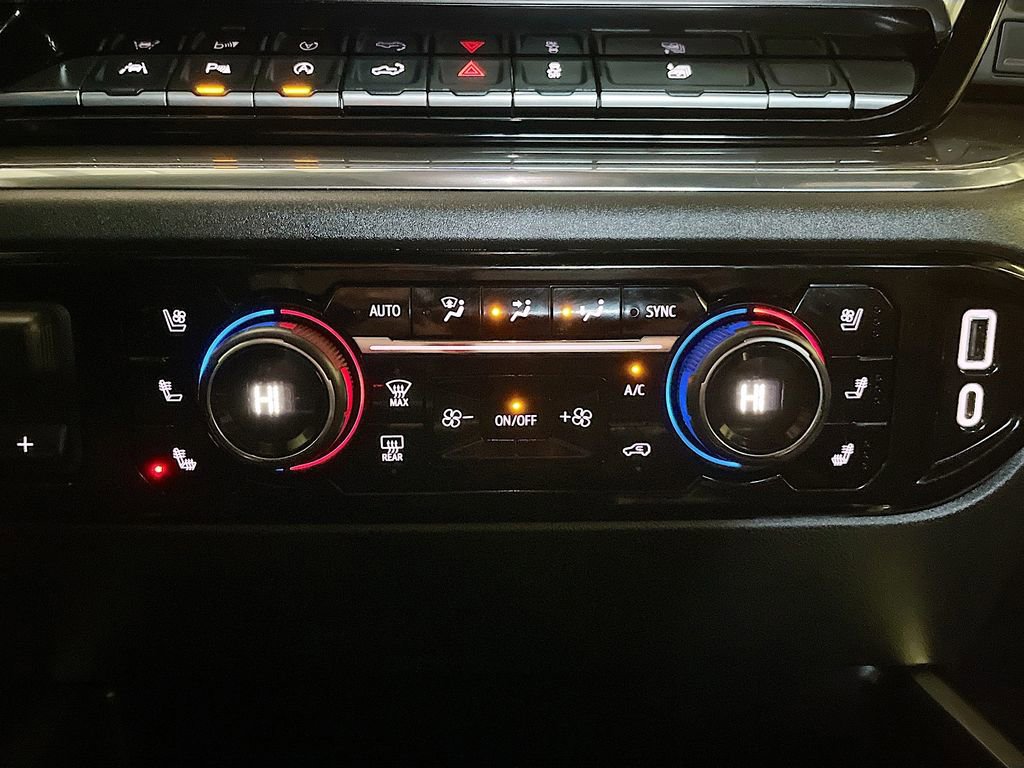 Used 2023 Chevrolet Silverado 1500 High Country w/ High Country Premium Package image 16