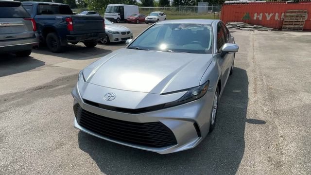 Used 2026 Toyota Camry LE w/ Convenience Package FWD image 5