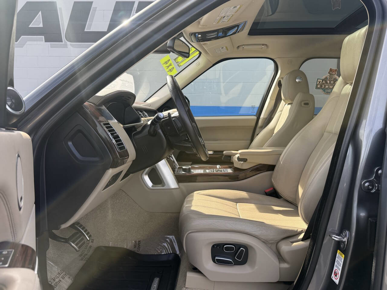 Used 2015 Land Rover Range Rover Supercharged image 8