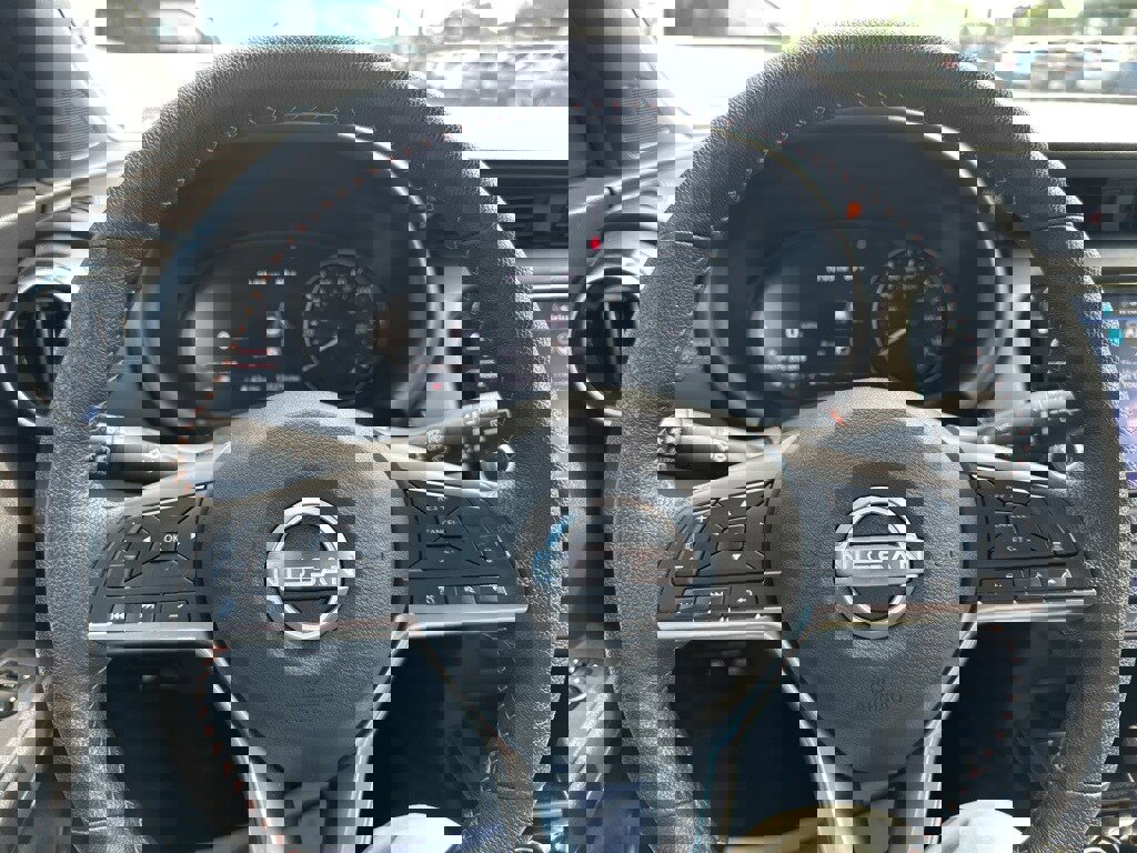 Used 2024 Nissan Kicks SR w/ SR Premium Package image 17