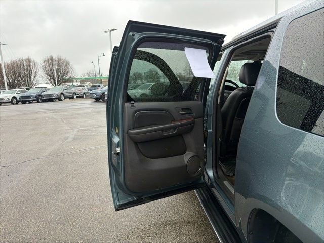 Used 2008 Cadillac Escalade ESV AWD image 26