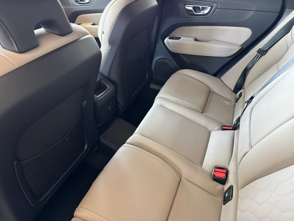 New 2026 Volvo XC60 T8 Plus w/ Climate Package PRO AWD/4WD image 11