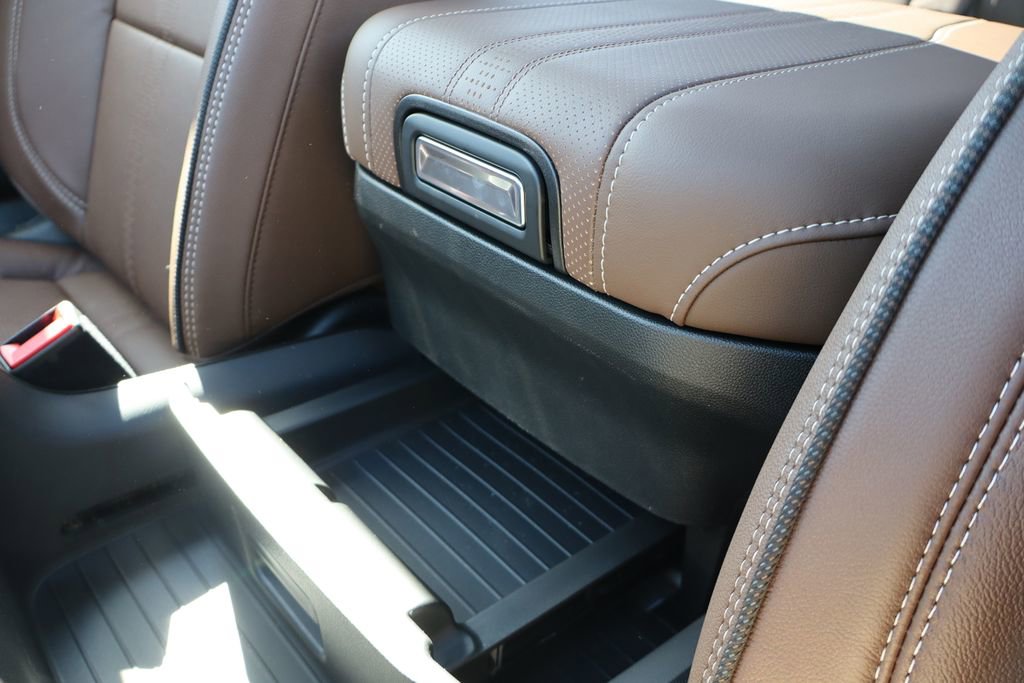 New 2026 Chevrolet Suburban High Country image 26