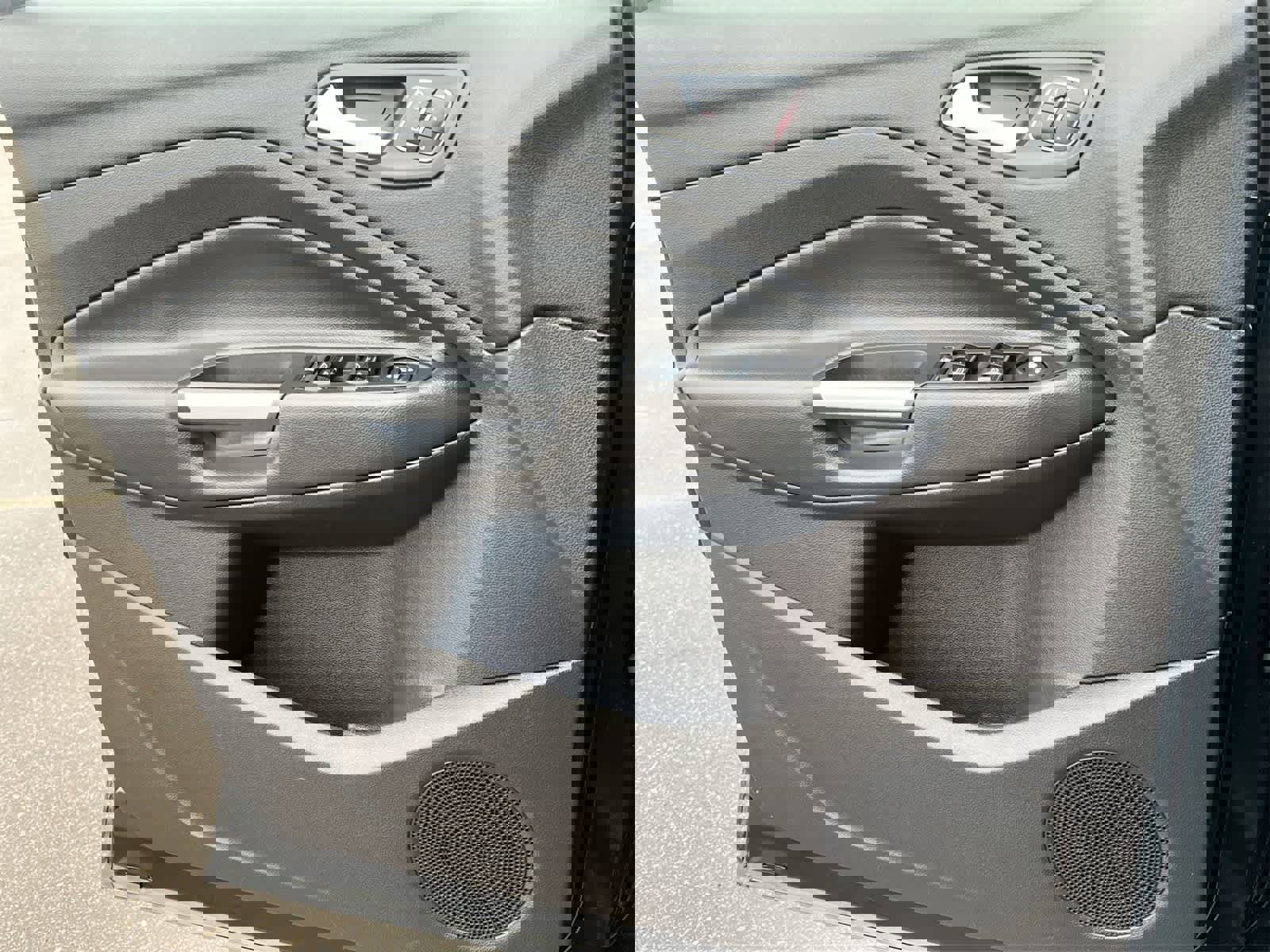 Used 2015 Ford Escape Titanium w/ Equipment Group 301A image 30