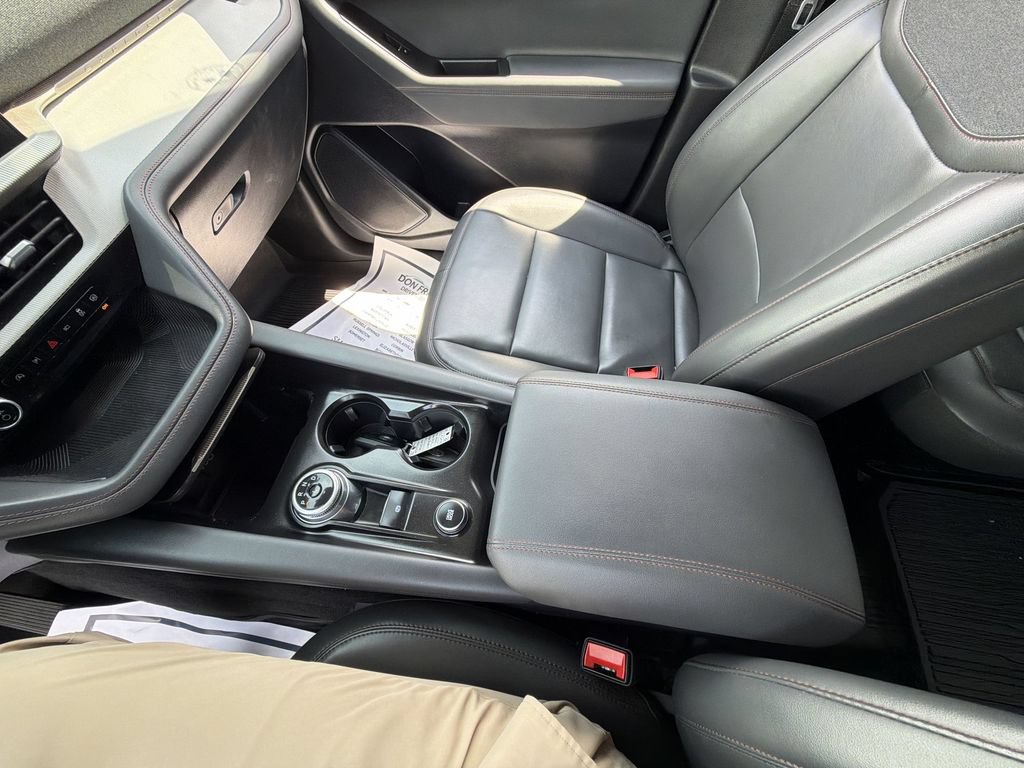 Used 2025 Ford Explorer Active w/ Active Comfort Package AWD/4WD image 29