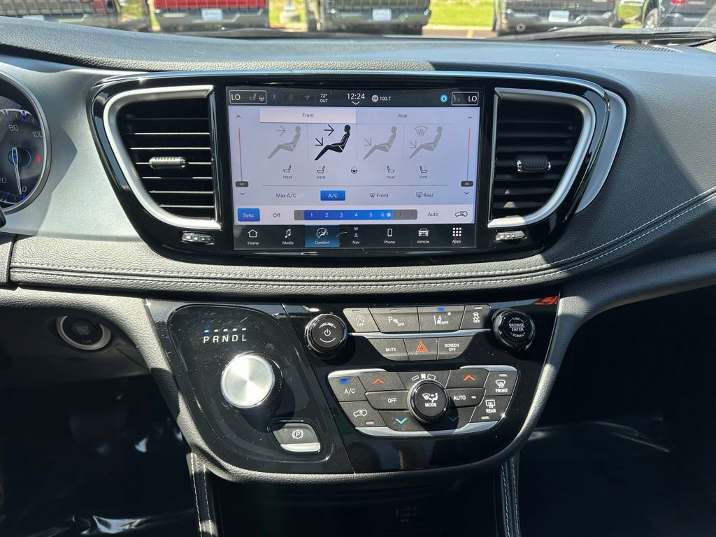 Certified 2026 Chrysler Pacifica Limited AWD/4WD image 27