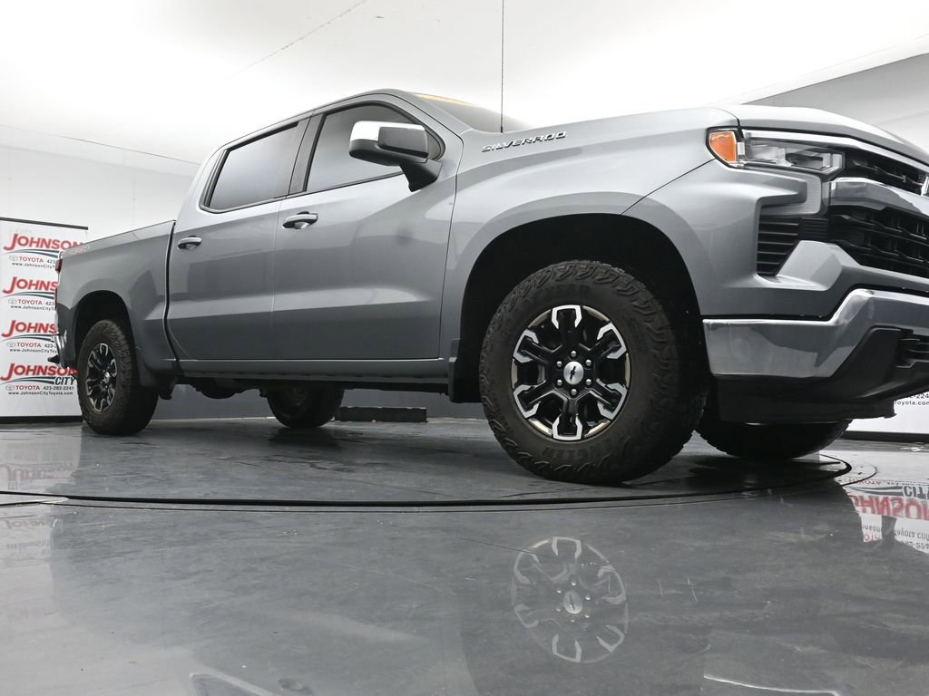 Used 2025 Chevrolet Silverado 1500 LT w/ Protection Package AWD/4WD image 32