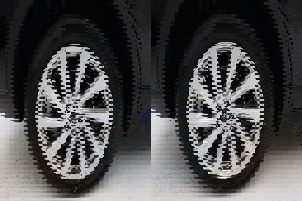 Used 2022 Ford Escape Titanium w/ Titanium Elite Package image 9