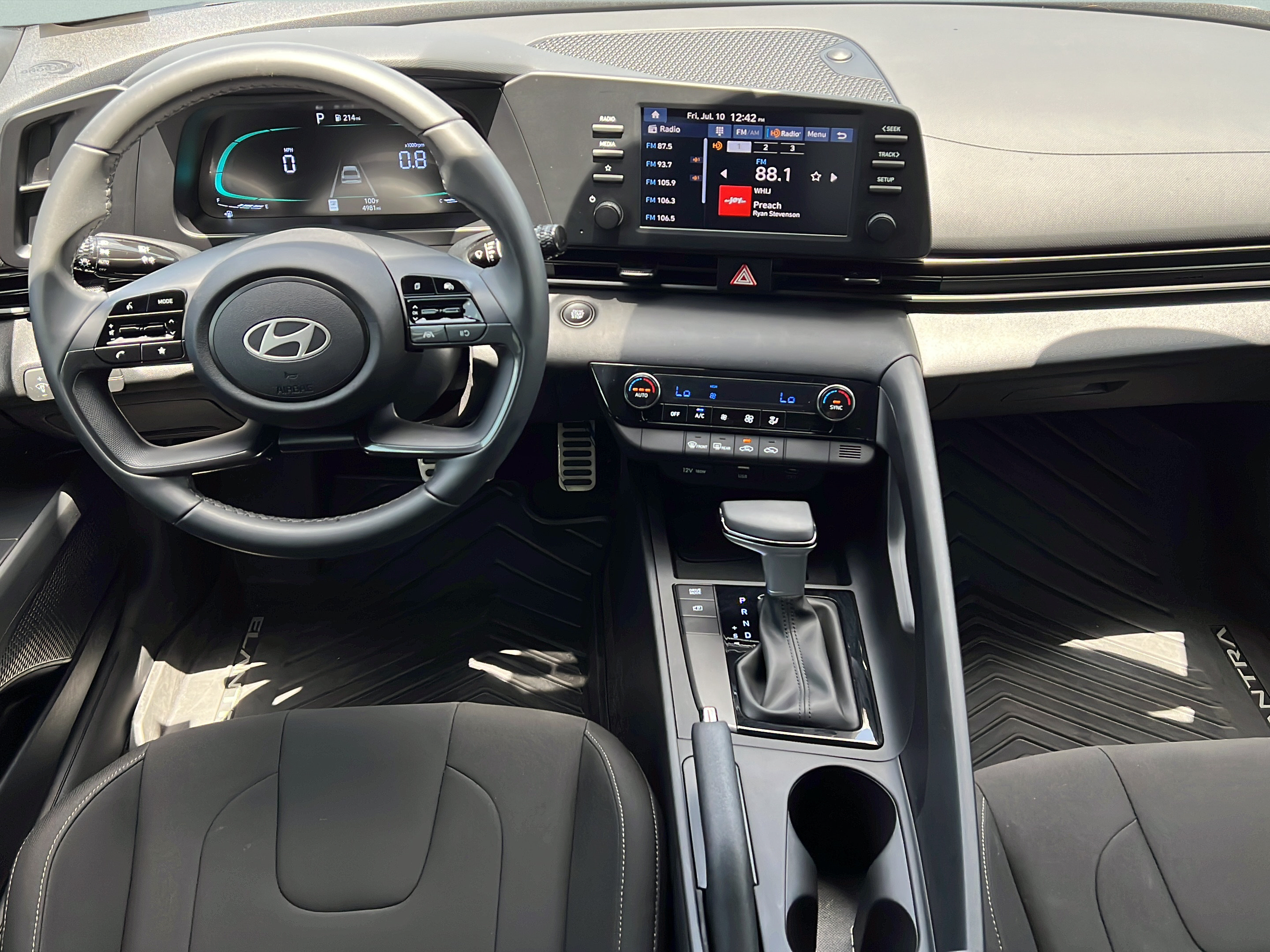 Certified 2025 Hyundai Elantra Sport w/ Cargo Package FWD image 13