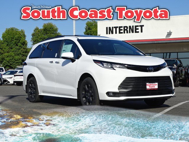 New 2026 Toyota Sienna XLE Woodland Edition
