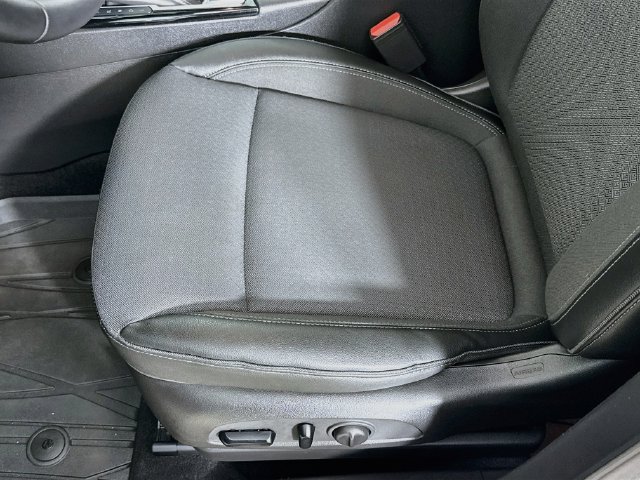 Used 2022 Buick Encore GX Select w/ Sport Touring Package AWD/4WD image 19