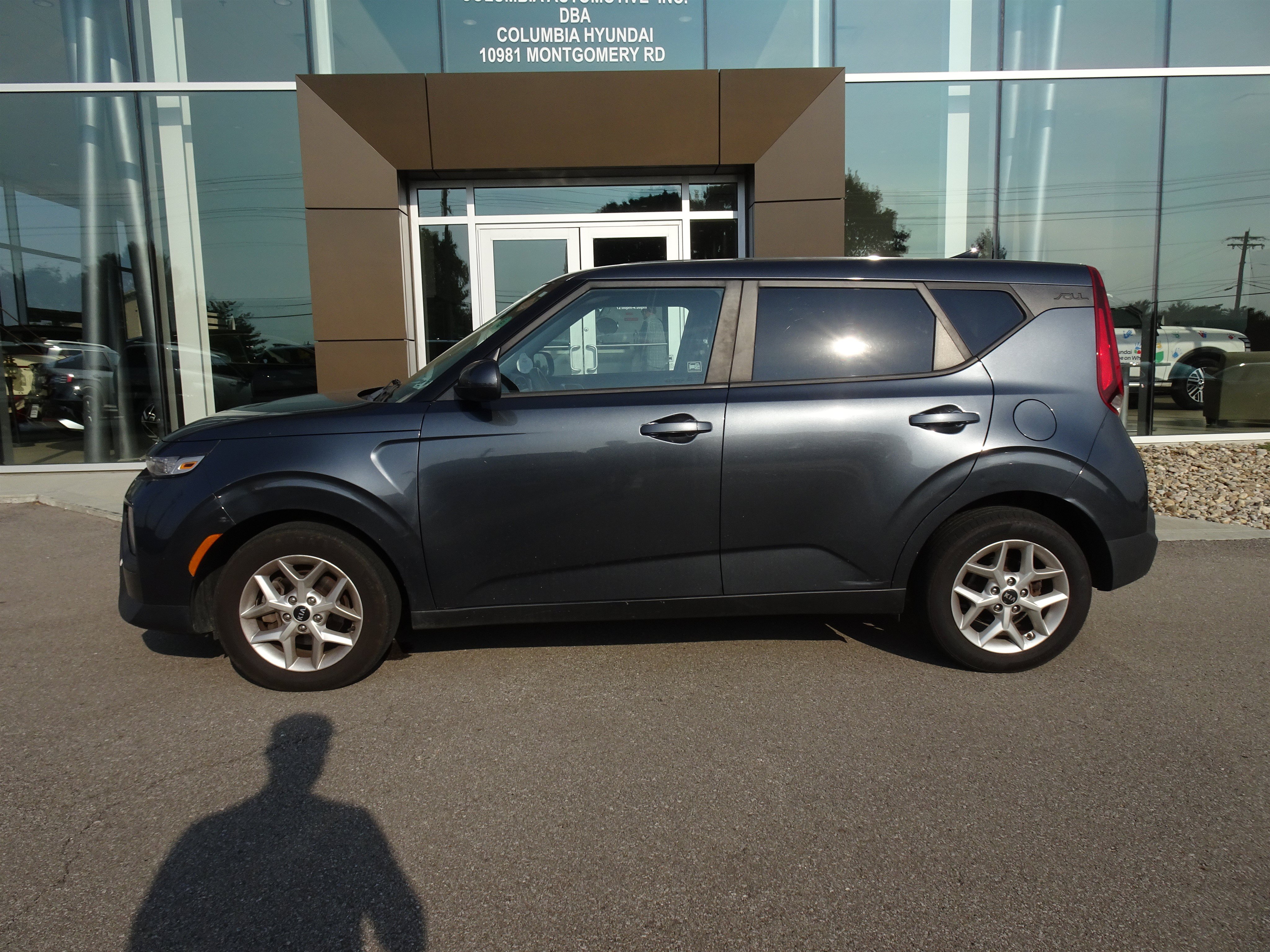 Used 2020 Kia Soul S FWD image 2