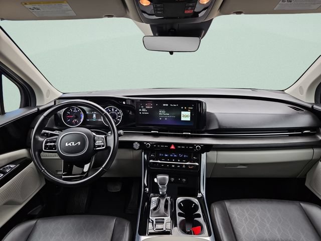 Used 2023 Kia Carnival EX FWD image 13
