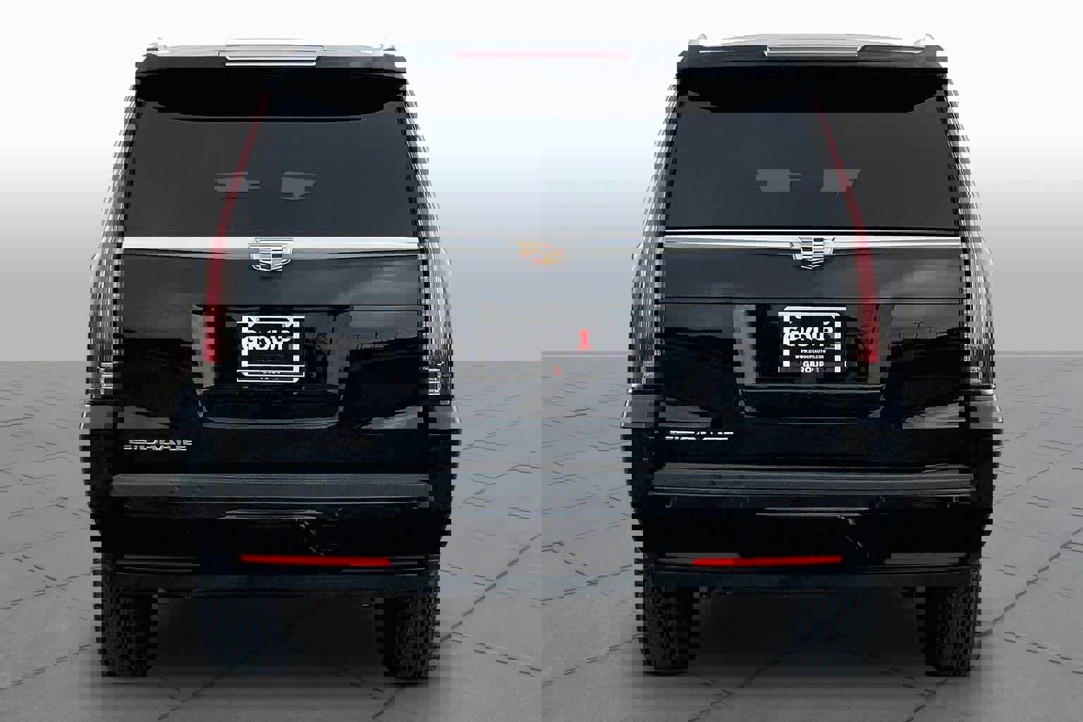 Used 2016 Cadillac Escalade ESV Luxury AWD/4WD image 5