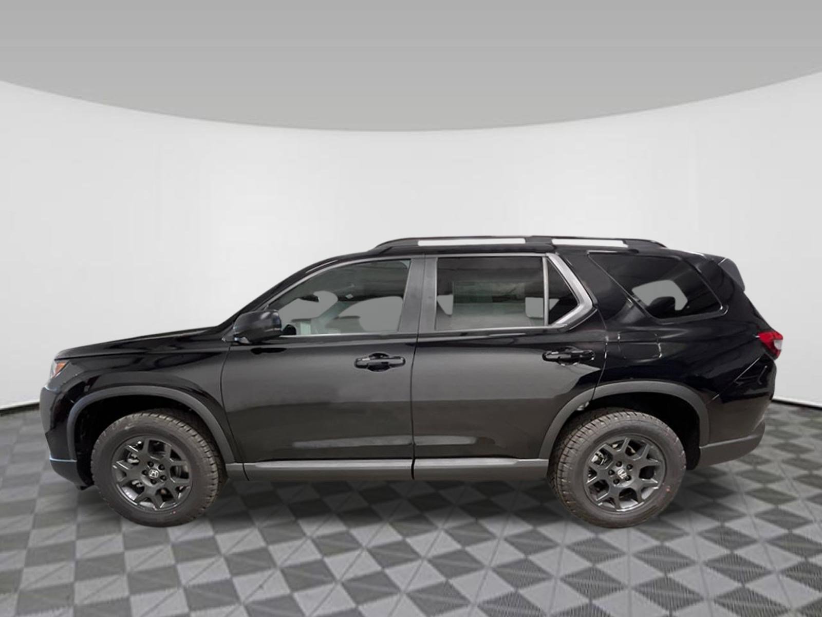 New 2026 Honda Pilot TrailSport image 3