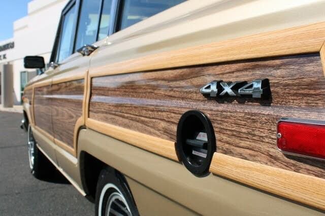 Used 1990 Jeep Grand Wagoneer image 41