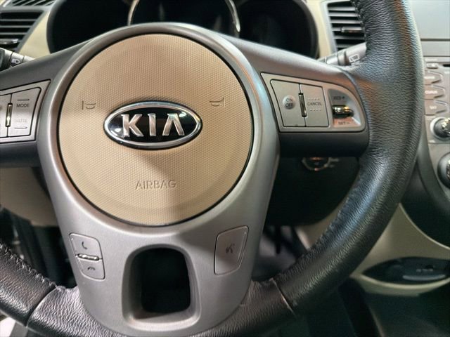 Used 2010 Kia Soul ! FWD image 17