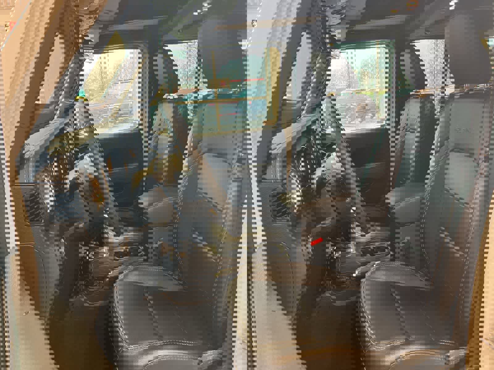 Used 2020 Jeep Wrangler Unlimited Sahara w/ Uconnect 4C Nav & Sound Group image 10