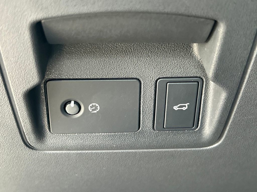 Used 2026 Land Rover Range Rover Velar S image 28