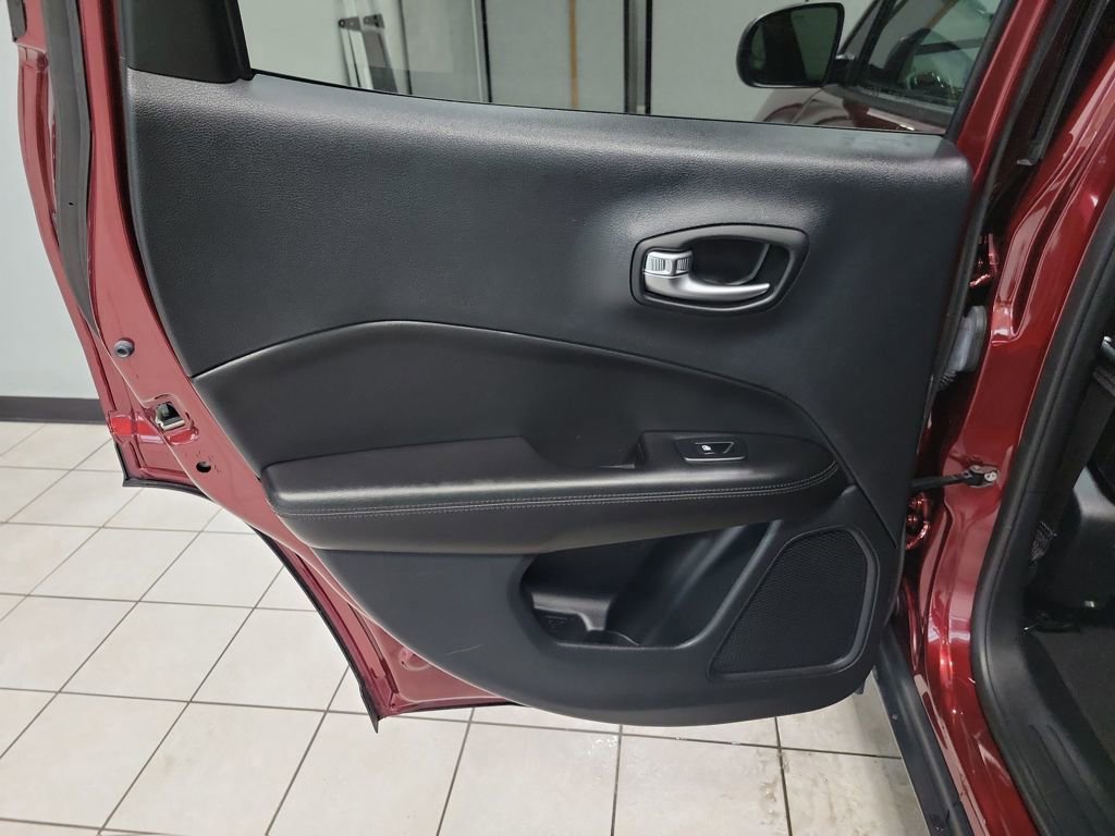 Used 2021 Jeep Compass Altitude image 32