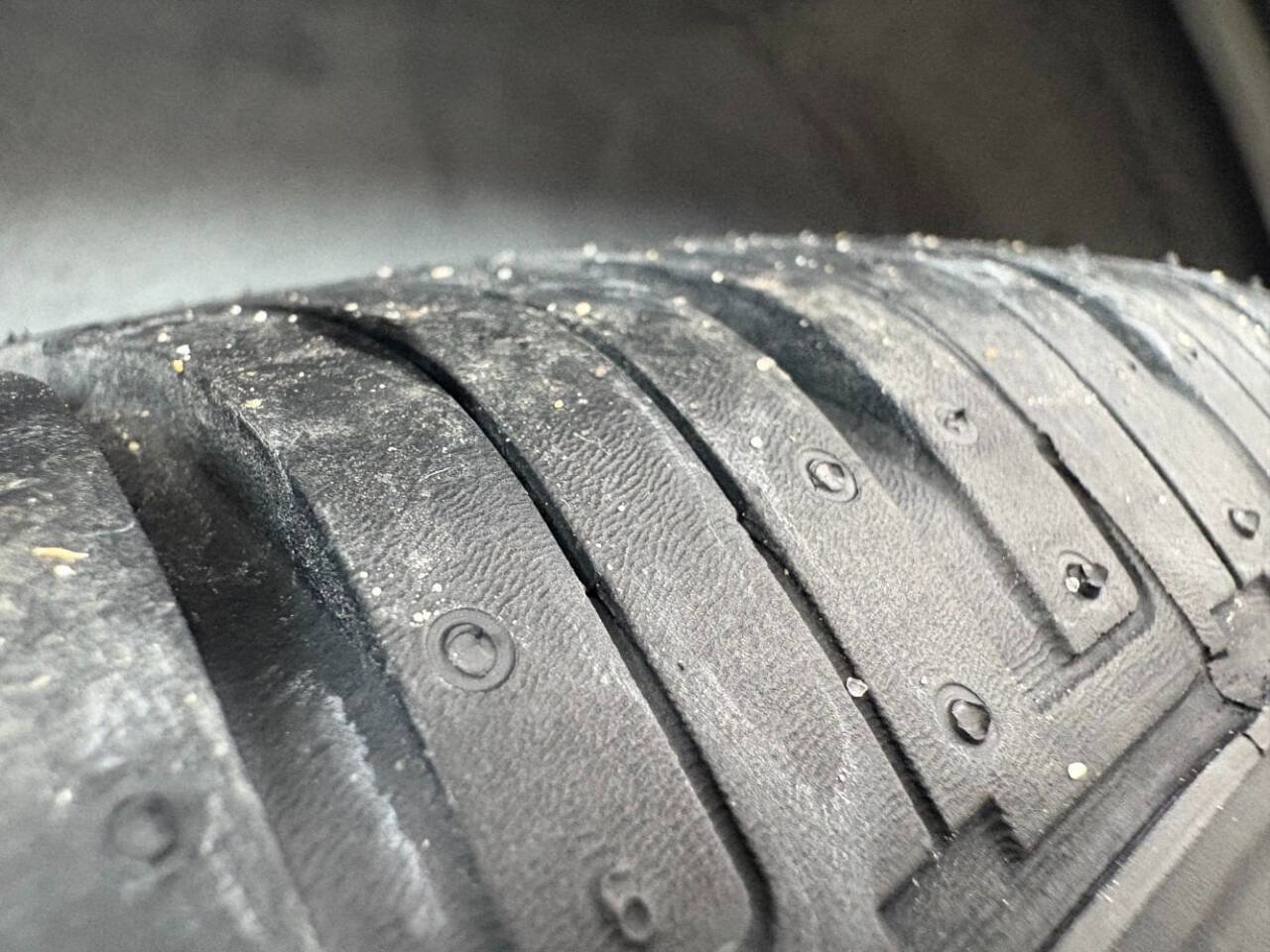 Used 2000 Chrysler Town & Country Limited image 41