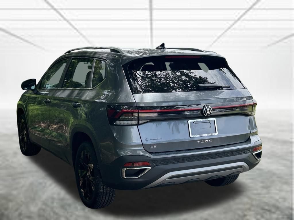 New 2026 Volkswagen Taos SE FWD image 3