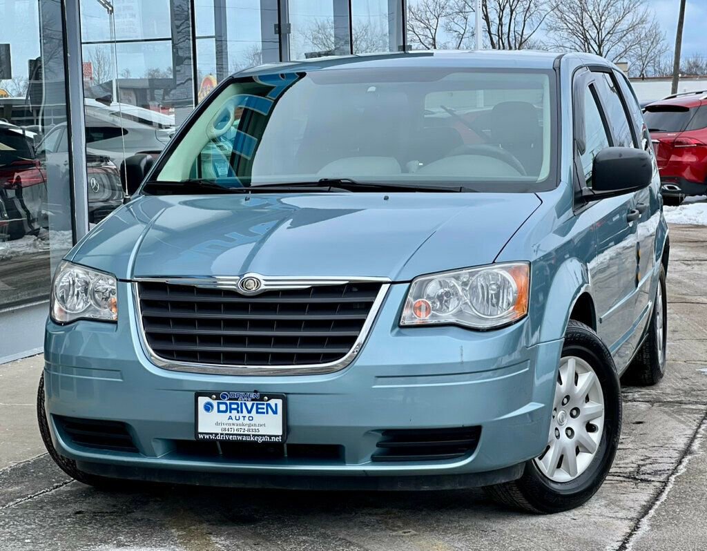 Used 2008 Chrysler Town & Country LX image 24
