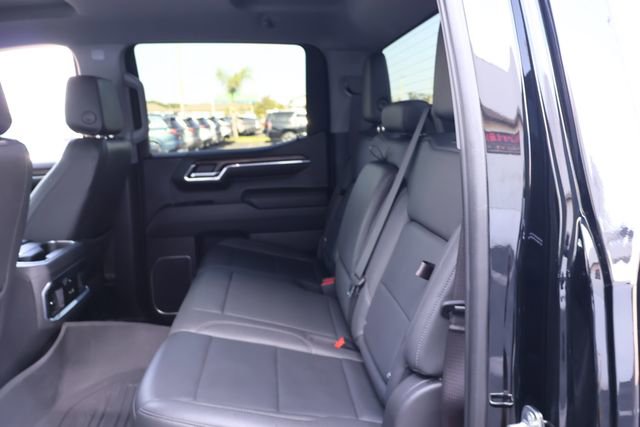 Used 2023 GMC Sierra 1500 SLT w/ SLT Premium Package AWD/4WD image 17