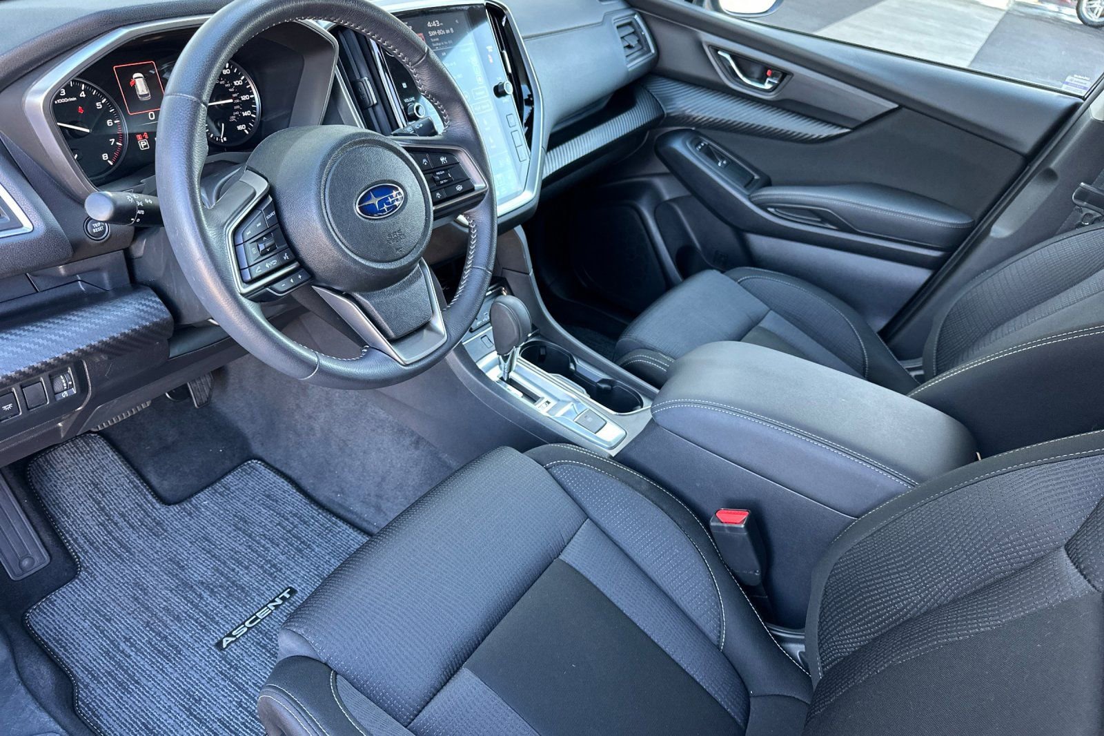 Used 2024 Subaru Ascent Premium w/ Convenience Package image 9