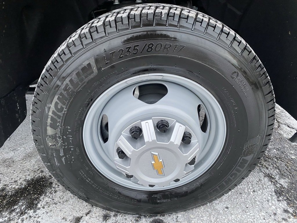 New 2025 Chevrolet Silverado 3500 W/T image 24