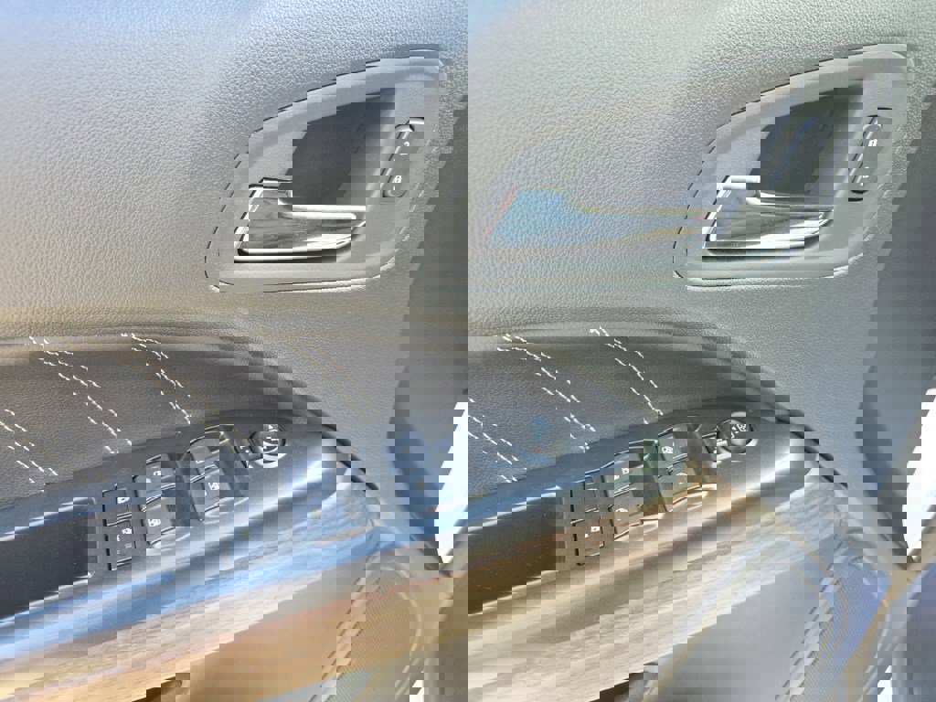 Used 2022 GMC Canyon Denali image 15