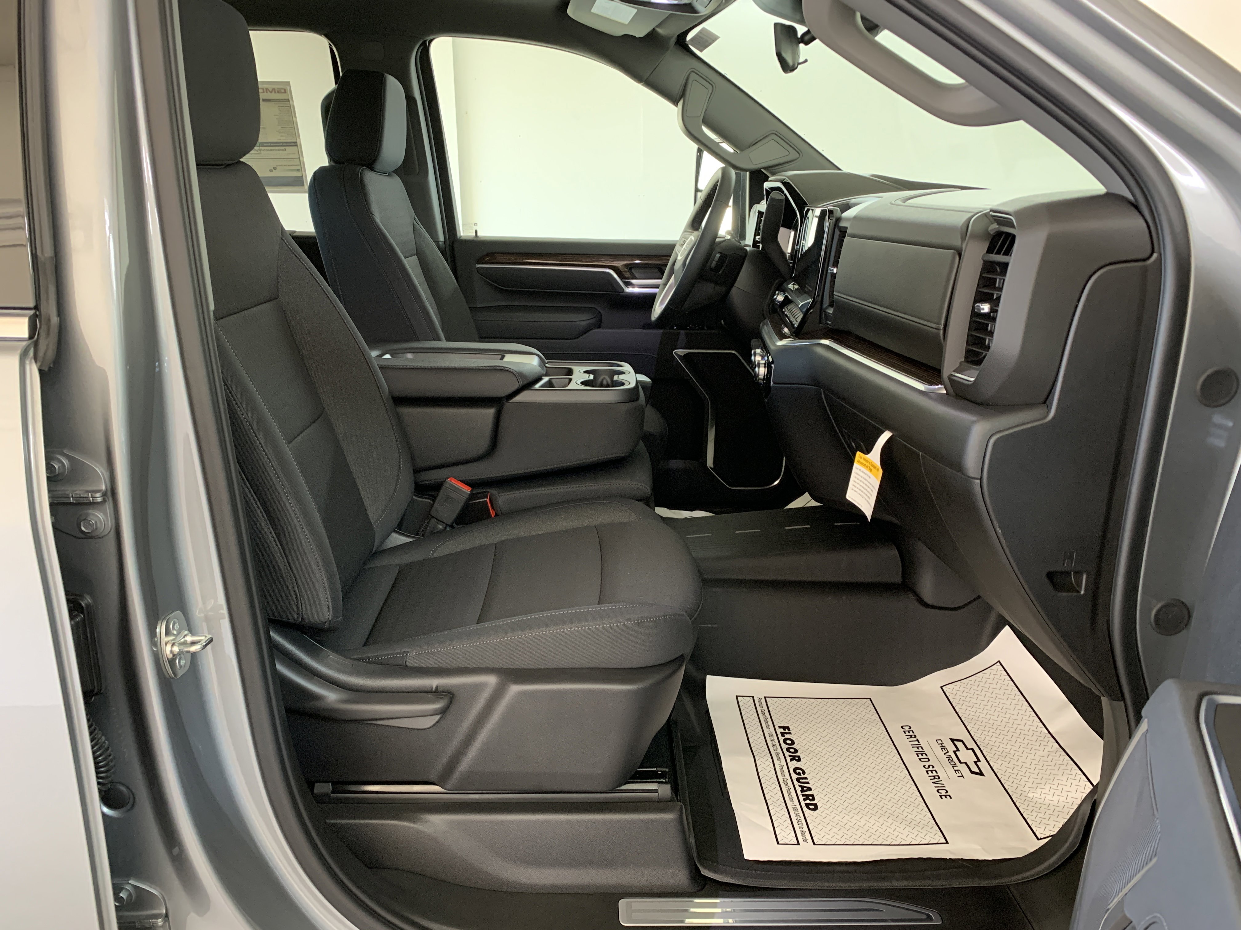 New 2026 GMC Sierra 2500 SLE image 33