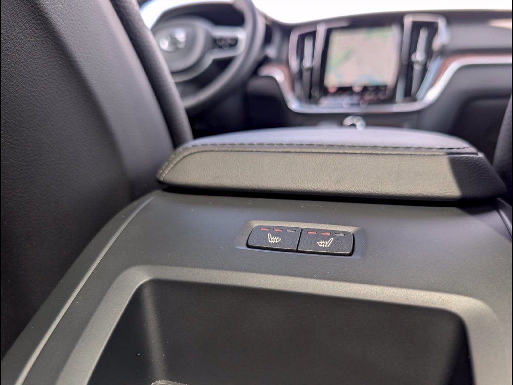 Certified 2025 Volvo V60 B5 Cross Country Plus AWD/4WD image 14