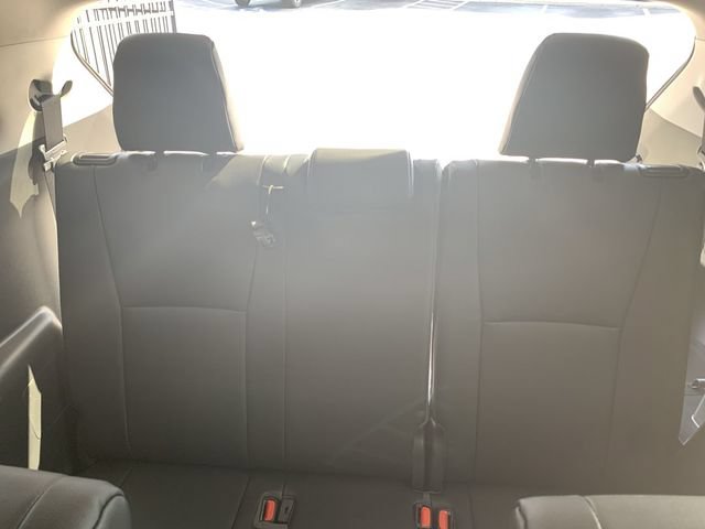 Used 2023 Toyota Highlander XLE FWD image 34