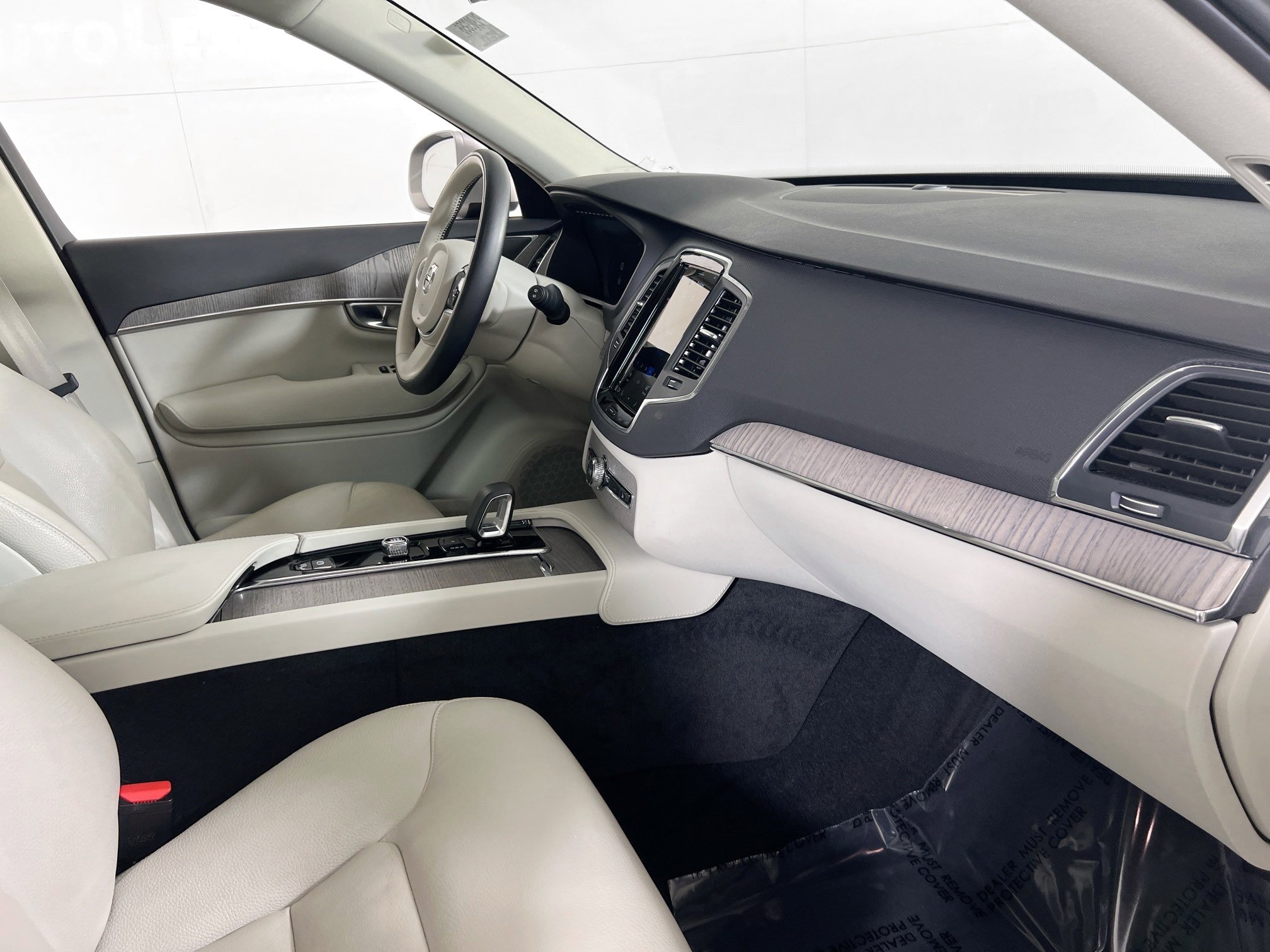 Used 2023 Volvo XC90 B6 Core w/ Protection Package Premier image 31