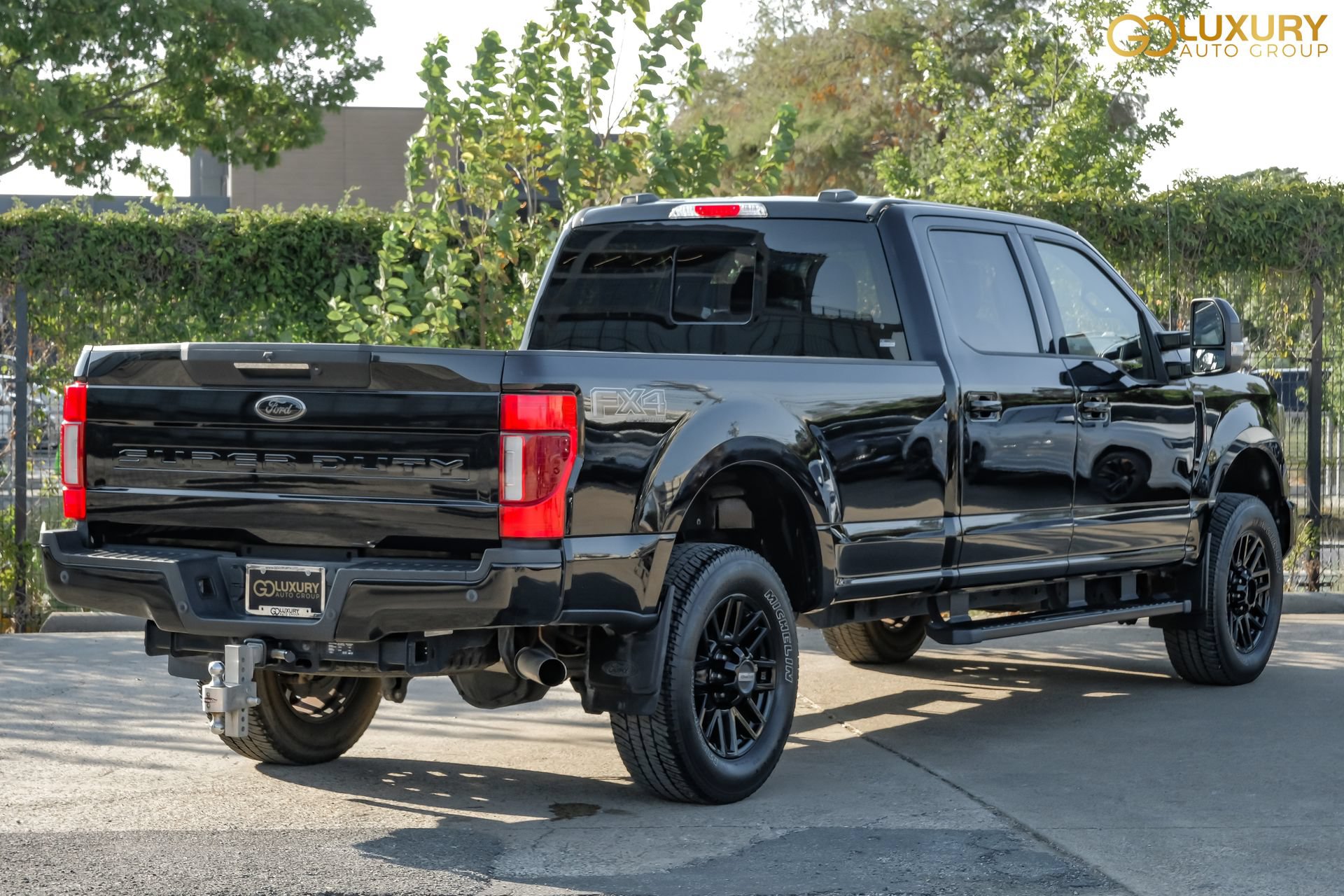 Used 2022 Ford F350 Lariat w/ Black Appearance Package AWD/4WD image 9
