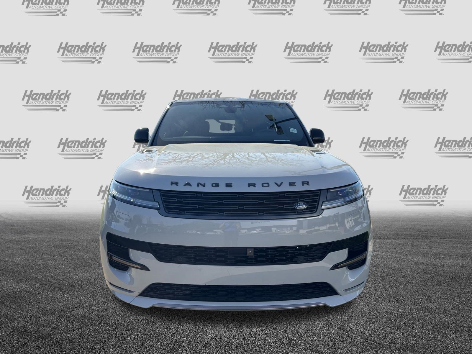 Used 2024 Land Rover Range Rover Sport Dynamic SE image 3