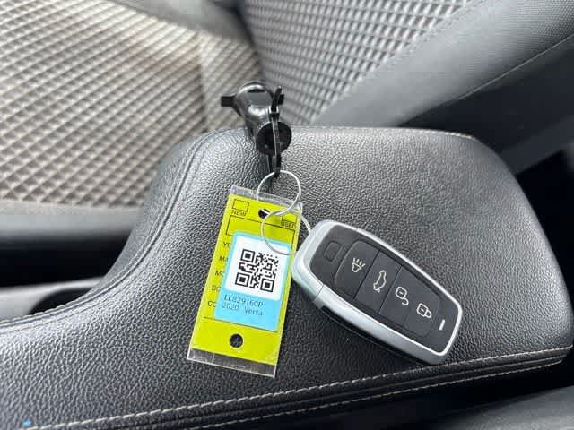 Used 2020 Nissan Versa S FWD image 25